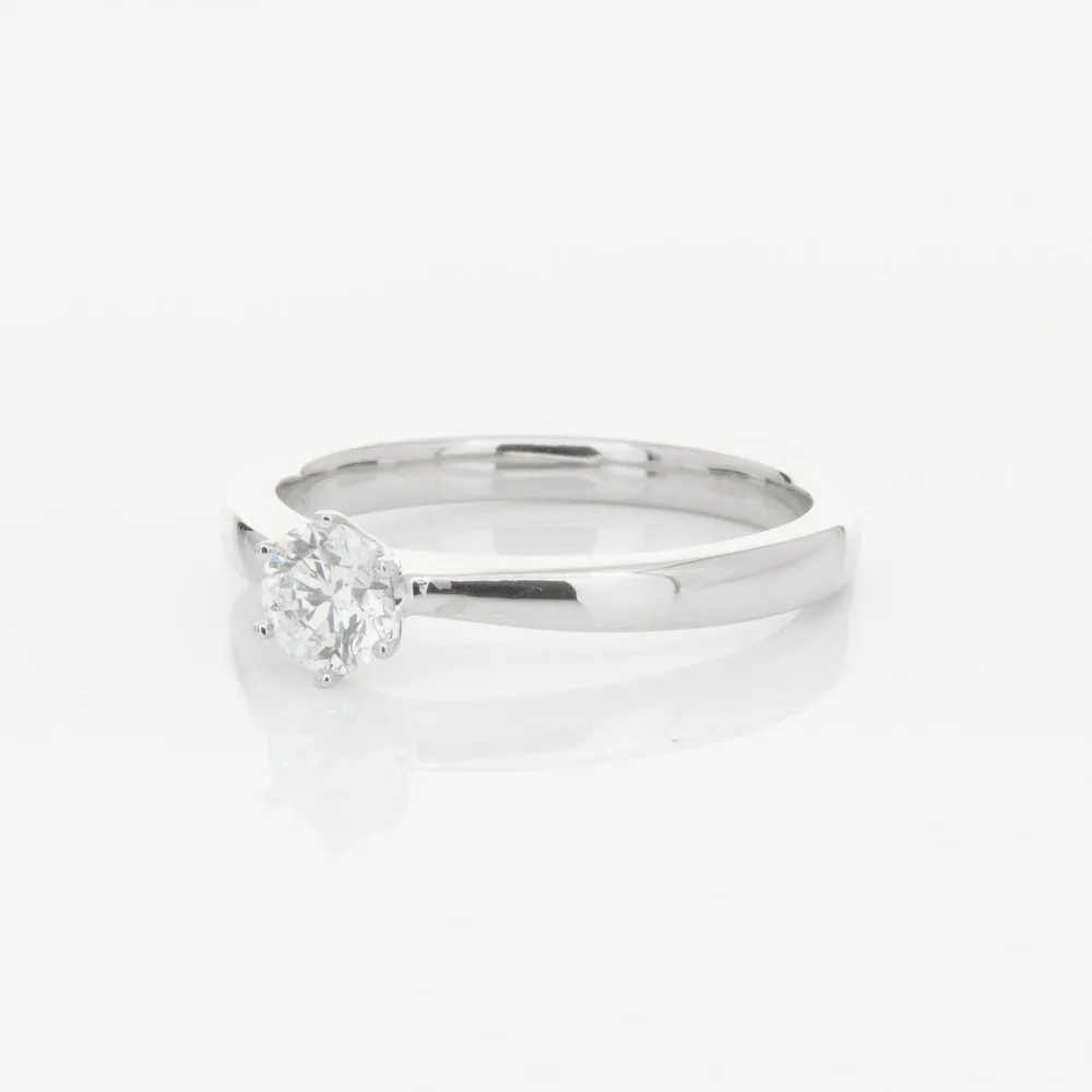 18ct White Gold .31ct Diamond Nova Ring