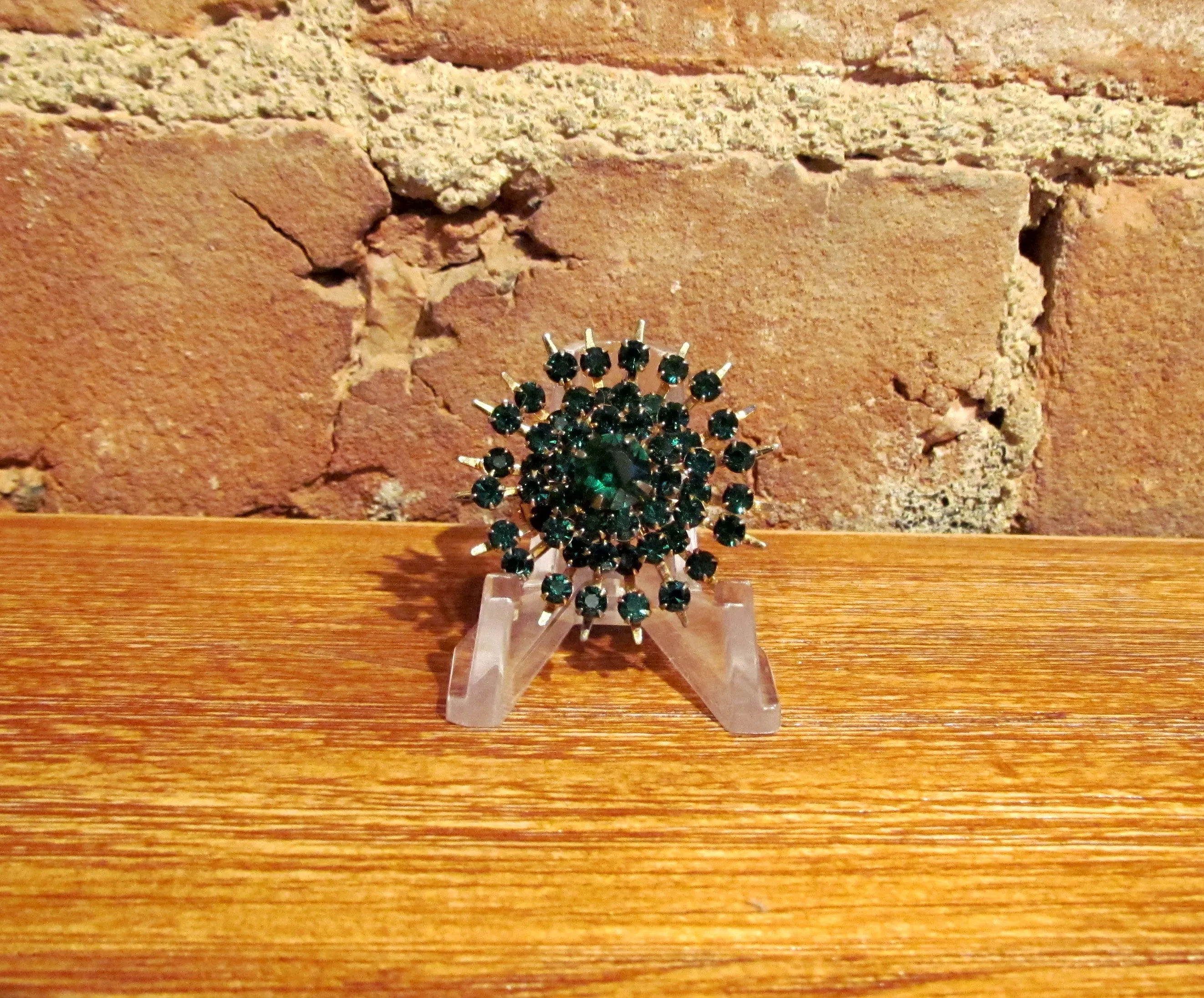 1950's Emerald Rhinestone Gold Pin Mid Century Brooch