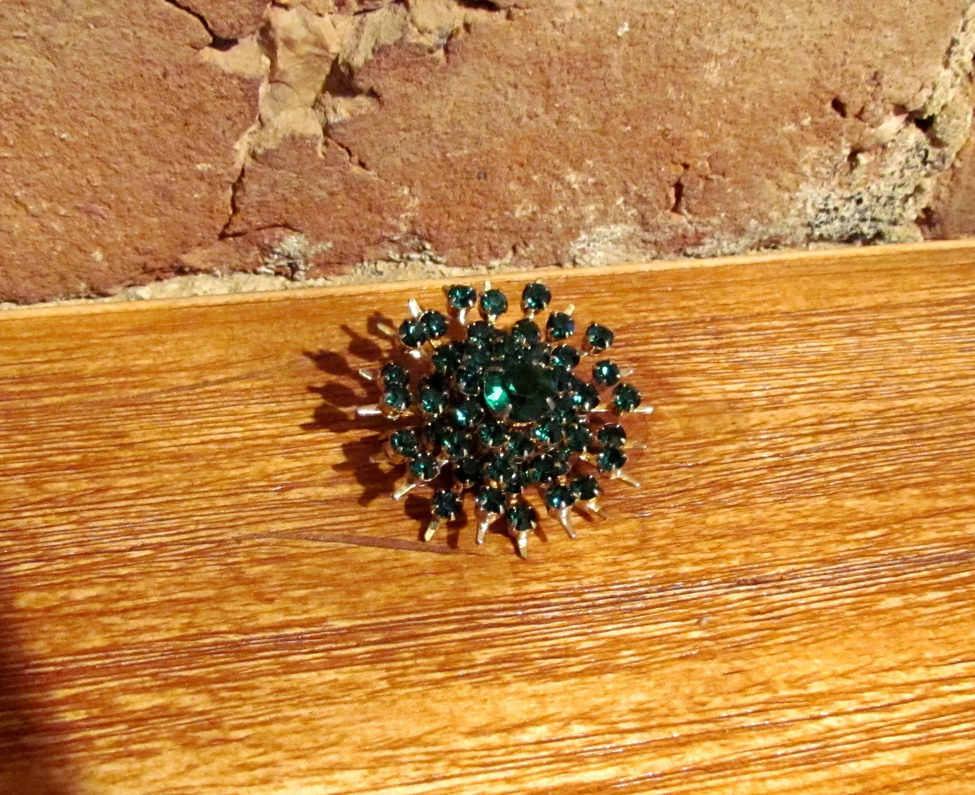 1950's Emerald Rhinestone Gold Pin Mid Century Brooch