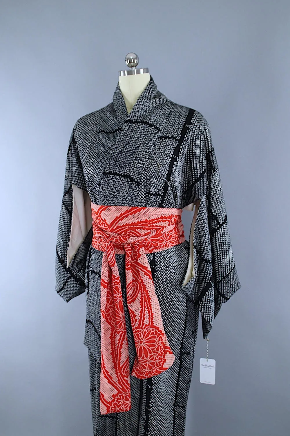 1960s Vintage Silk Kimono Robe / Black & White Shibori Dyed