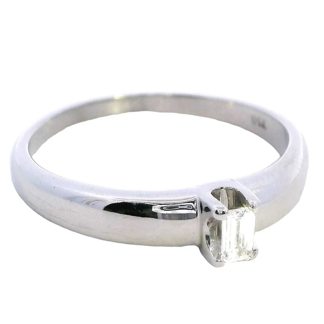 Dazzling Diamonds Handmade 18ct white gold Diamond Ring