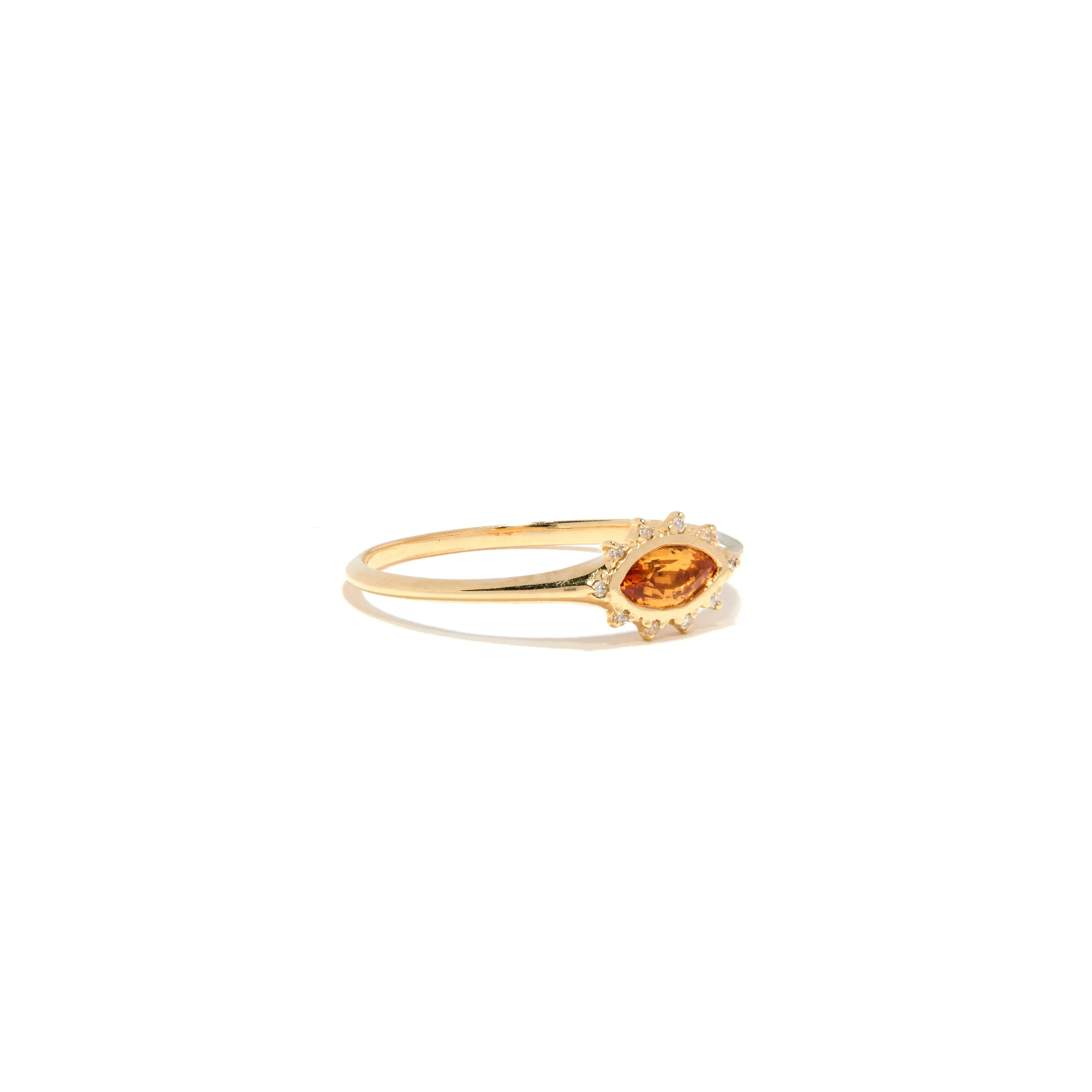 Dazzling Eye Ring In Peach Sapphire