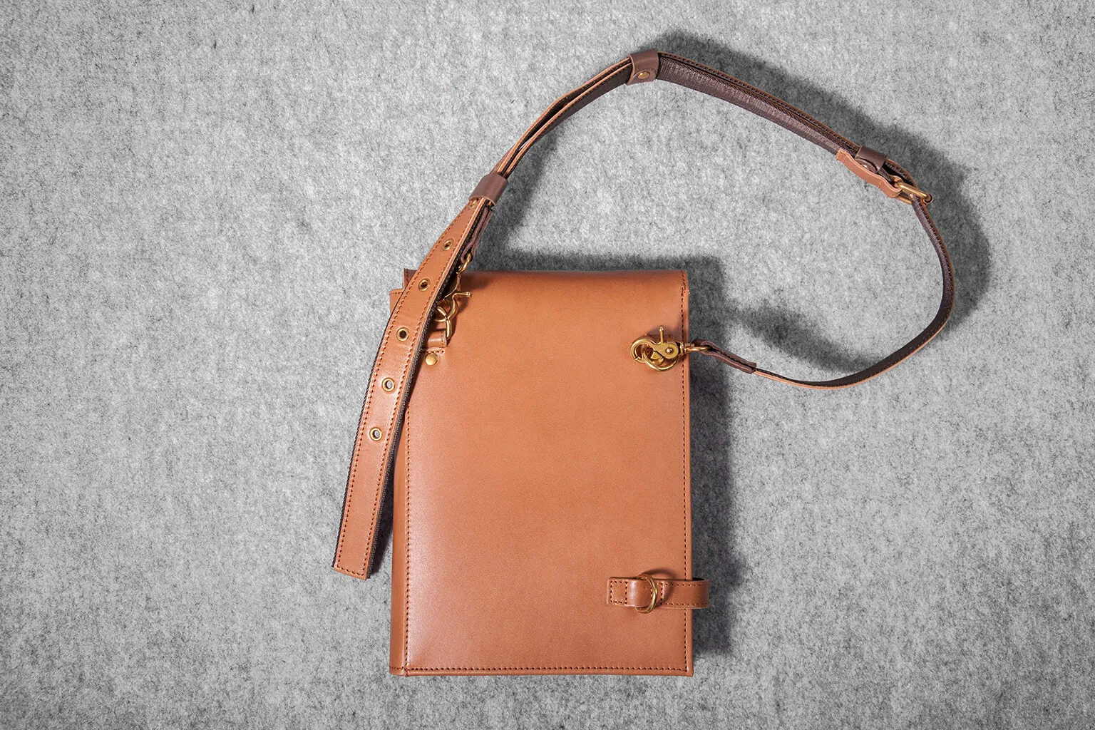 DESIGNER CLUTCH - toffee