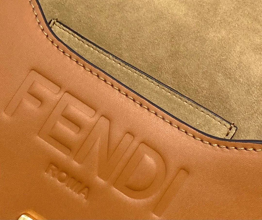 EN   Designer bags by Fendi 057