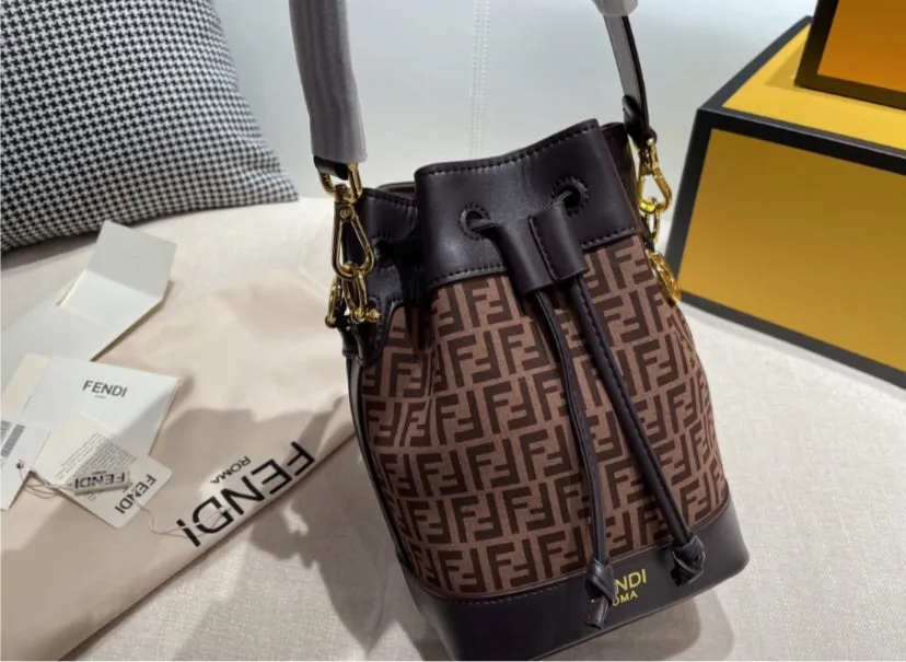 Fendi woman shoulder handbag