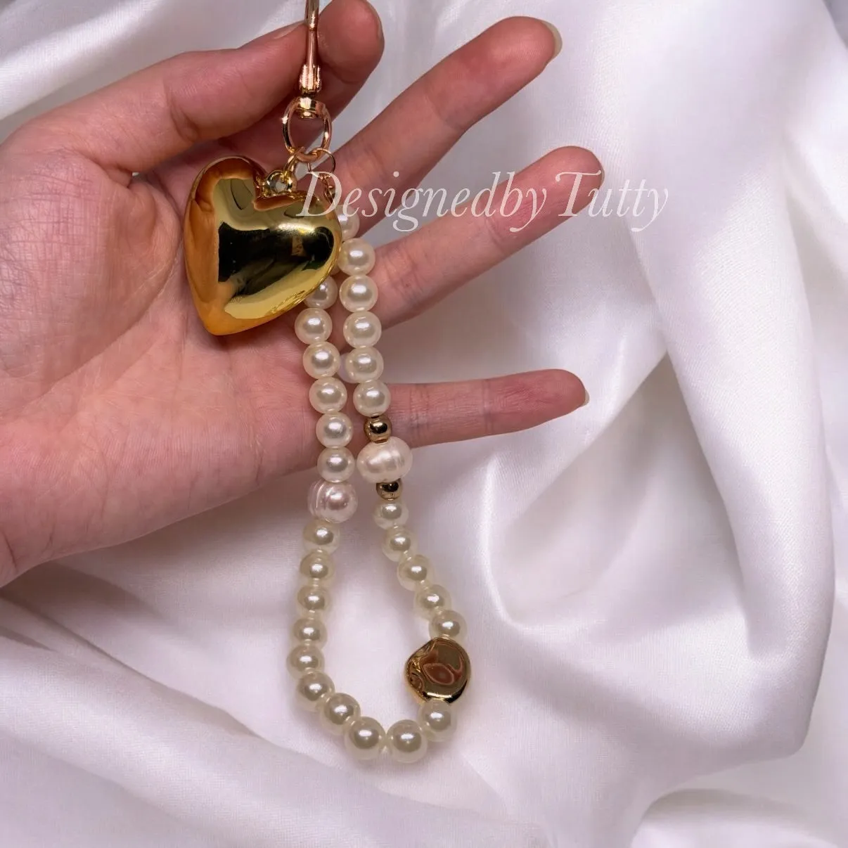 Golden giant heart keychain | faux pearl chain | bag charm