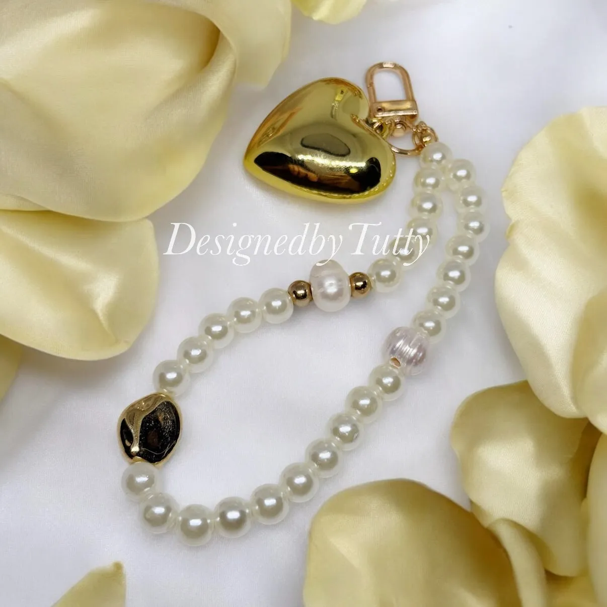 Golden giant heart keychain | faux pearl chain | bag charm