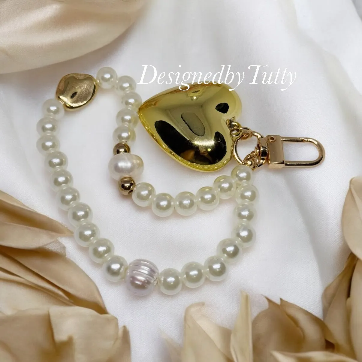 Golden giant heart keychain | faux pearl chain | bag charm