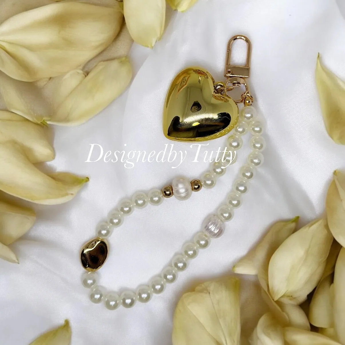 Golden giant heart keychain | faux pearl chain | bag charm