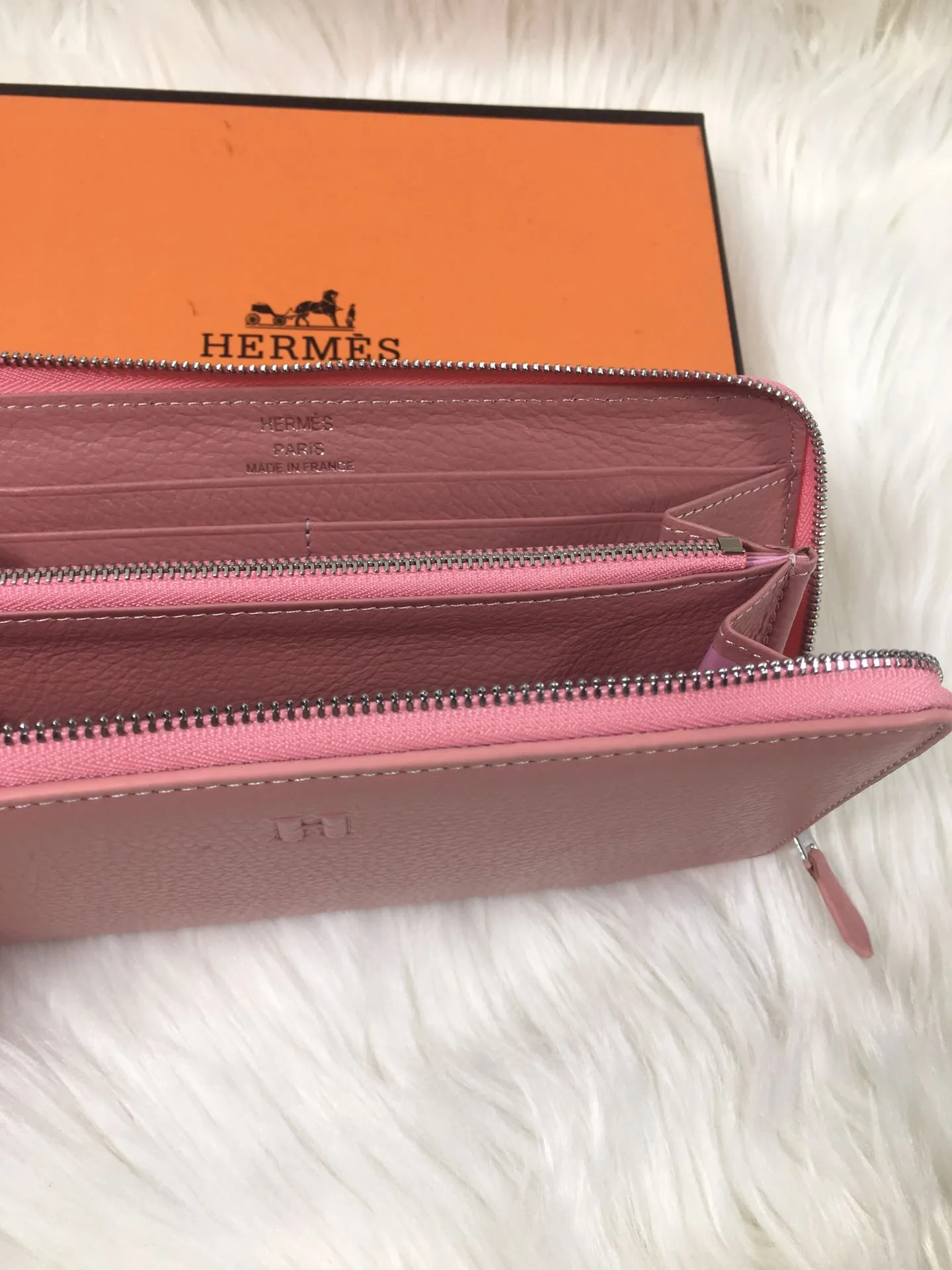 HM SILK'IN CLASSIC WALLET 20 LIGHT PINK GRAINED CALFSKIN