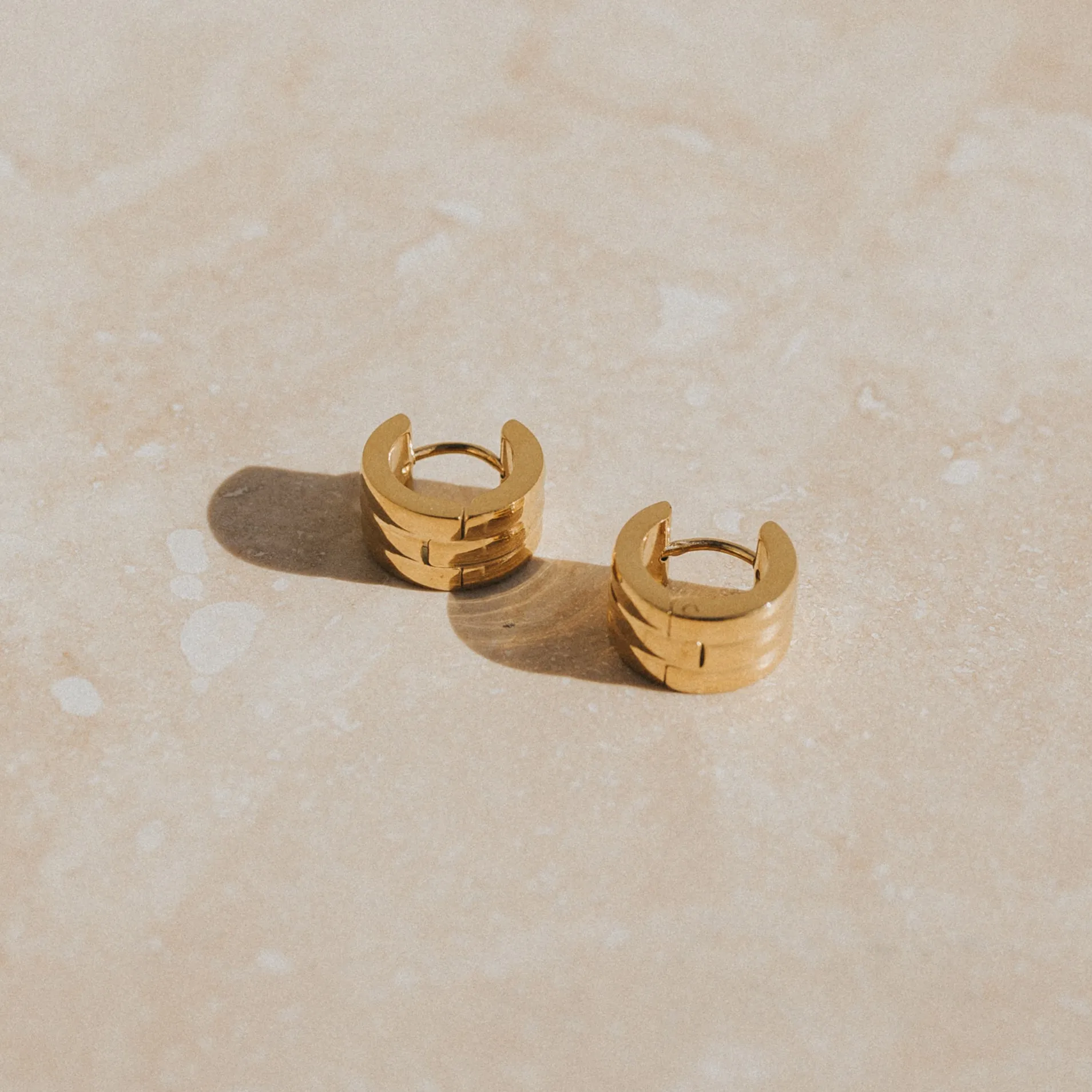 HORIZON SURF EARRINGS 18K GOLD