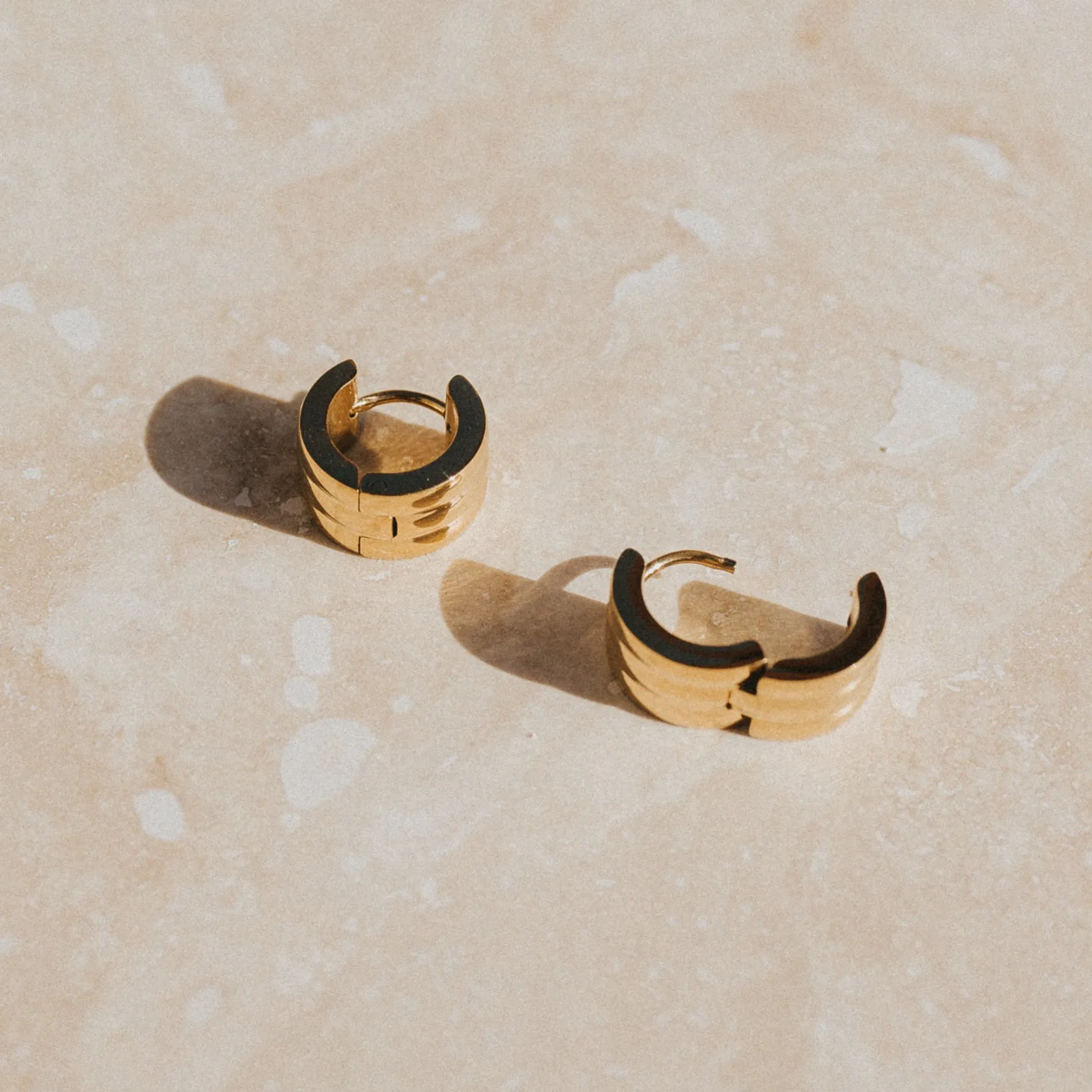 HORIZON SURF EARRINGS 18K GOLD