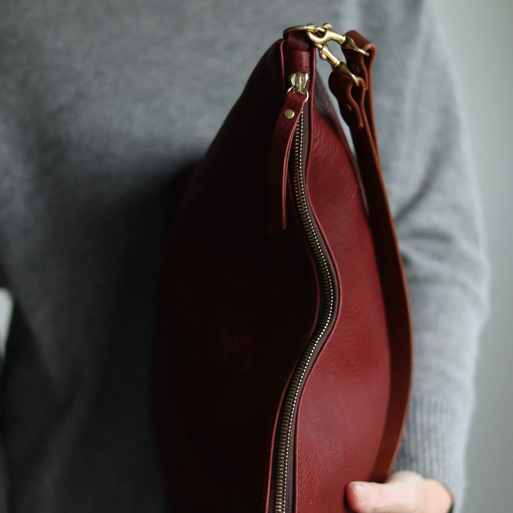 Large Slouchy Hobo Crossbody - Red Pebble