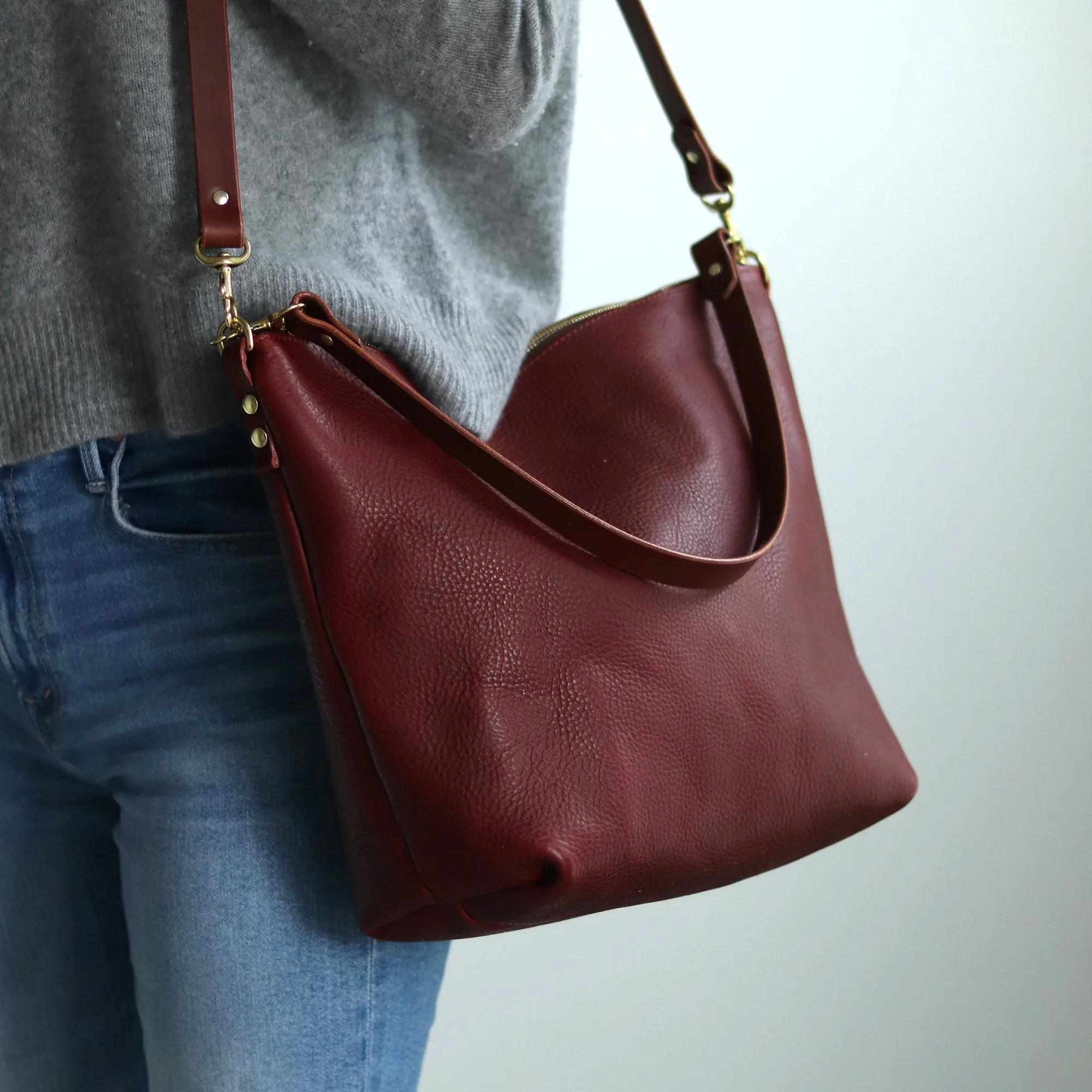 Large Slouchy Hobo Crossbody - Red Pebble