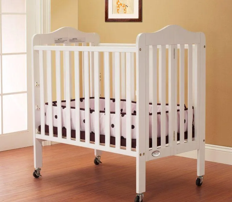 Orbelle Noa (Curved) Mini Portable Crib   Free 3" Mattress