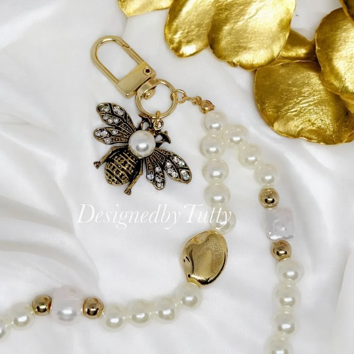 Pearl beaded keychain with bee | faux pearl| bag charm