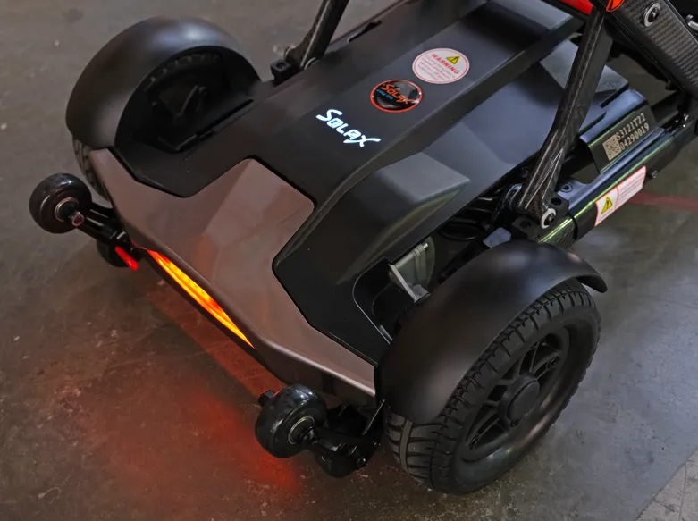 Solax Maleta Auto-Folding Carbon Fibre Mobility Scooter