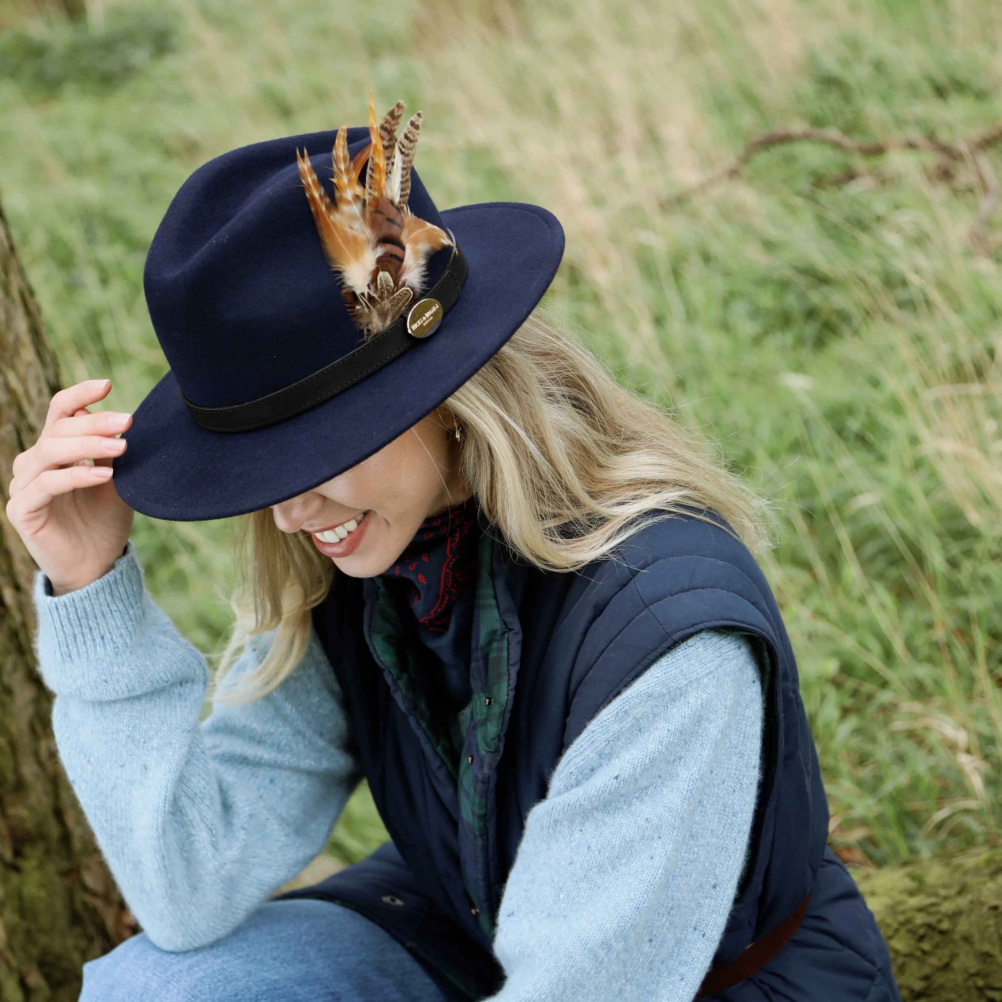 The Suffolk Fedora in Navy (Bronze Feather)