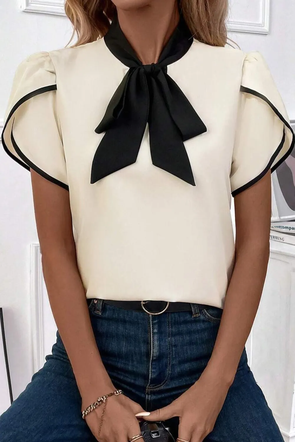 White Elegant Bowknot Neck Tulip Sleeve Blouse